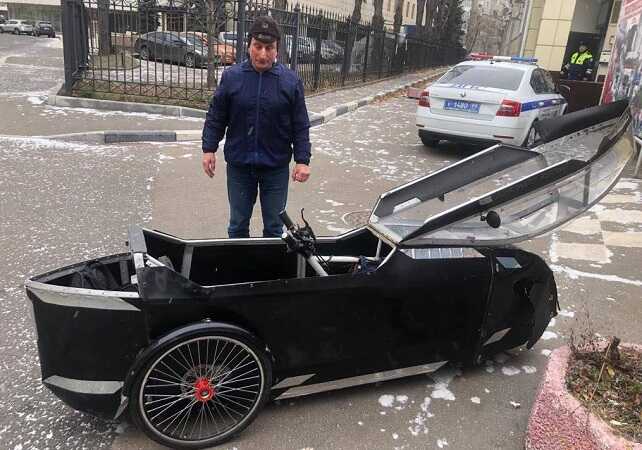 В Москве задержали пожилого мужчину на трёхколесном мини-авто
