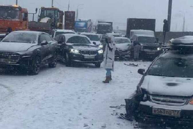 Массовая авария парализовала движение по Новорижскому шоссе в сторону Москвы