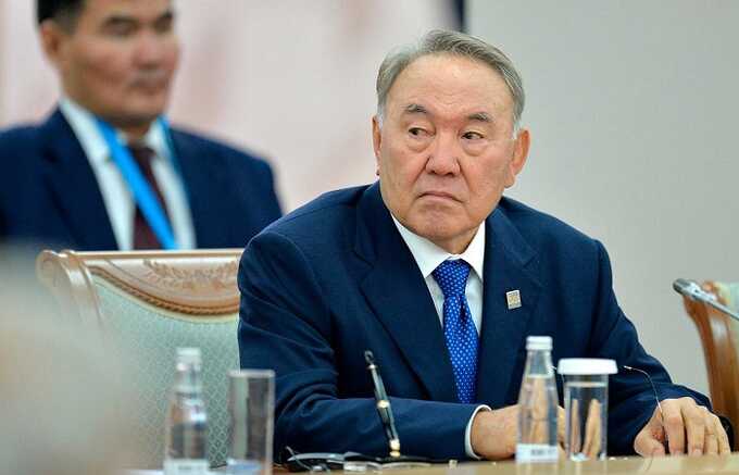 Нурсултан Назарбаев рассказал про тайную жену и детей. Но не про всех