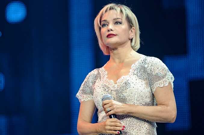 Больше не Буланова: певица официально объявила о перемене фамилии в паспорте