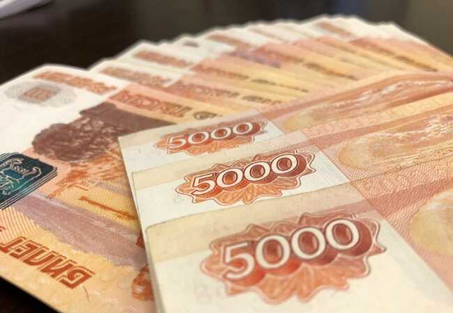 В Свердловской области обнаружили 499 работников с зарплатой от миллиона