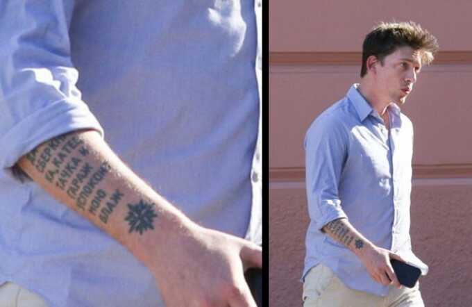 На теле советника президента Аргентины Сантьяго Капуто есть «тюремные» татуировки на русском языке