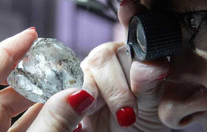Великобритания запрещает экспорт алмазов из России с 1 января