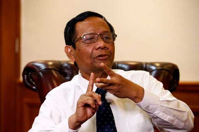 В коррупции чиновников виноваты их супруги, — министр юстиции Индонезии Мохаммад Махфуд