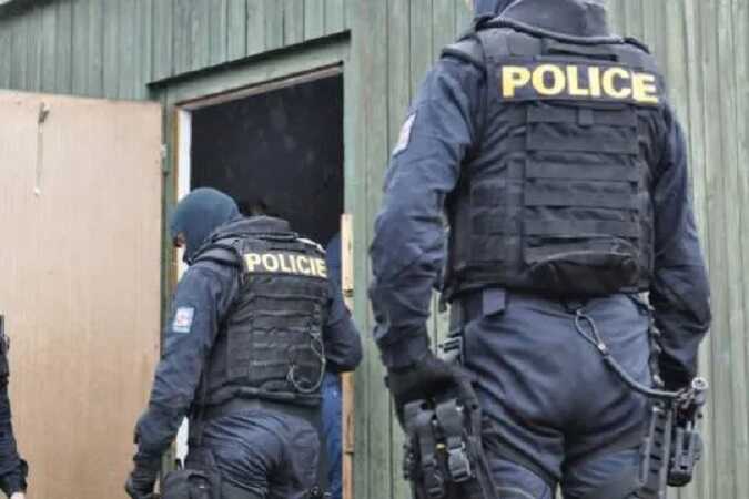 Стрельба в Праге: во время обысков в доме стрелка нашли взрывчатку