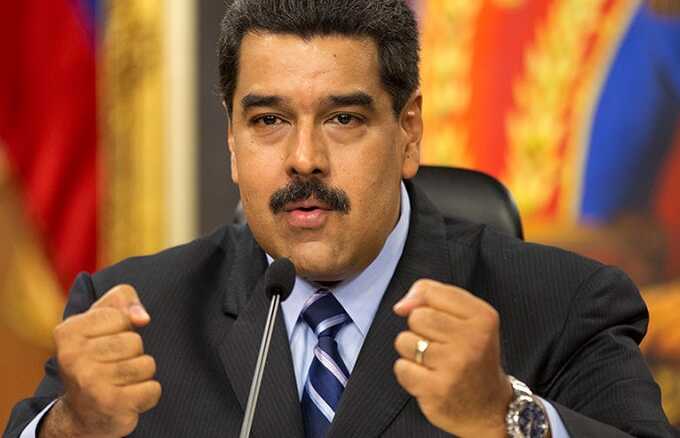 Президент Венесуэлы Николас Мадуро заявил, что поручил вооруженным силам начать 