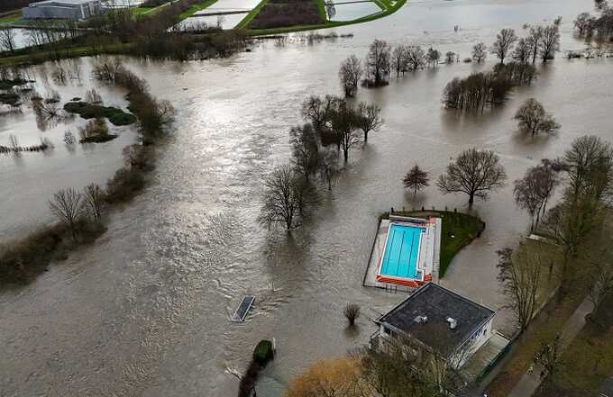 В Великобритании эвакуировали сотни домов из-за наводнений