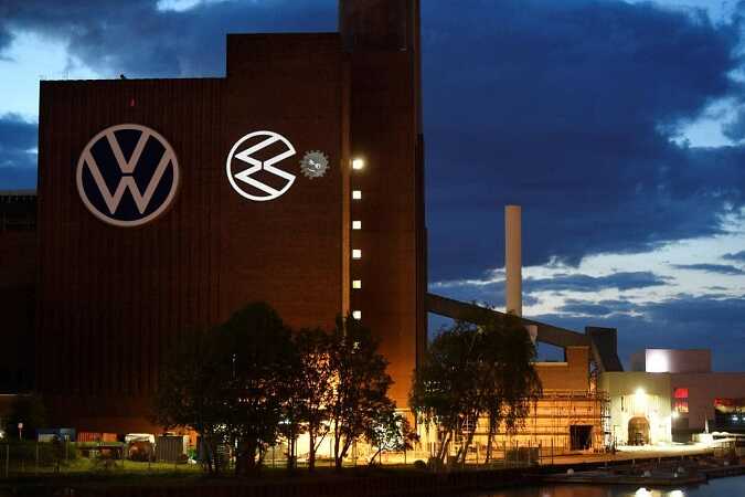 Завод Volkswagen в Германии приостановил работу из-за забастовок фермеров