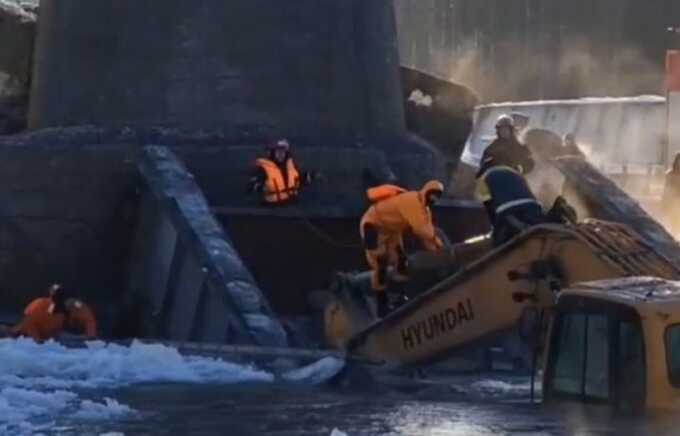 В Белоруссии при обрушении моста пострадали два человека