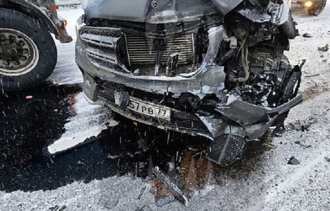 В Новгородской области столкнулись 30 машин: есть погибшие