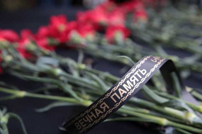 Неживые цветы и чёрная лента: Сотрудник «Газпромнефти» Игорь Гершанович получил букет угроз от неизвестных