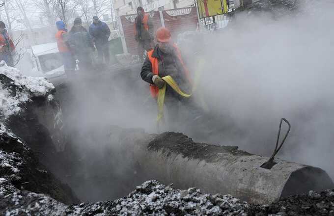 В Подольске начались массовые прорывы труб в жилых домах из-за отключения отопления