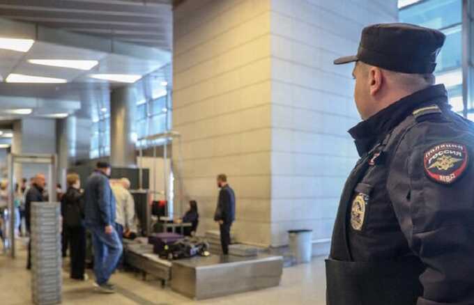 В московском аэропорту задержали троих депортированных из Турции россиян