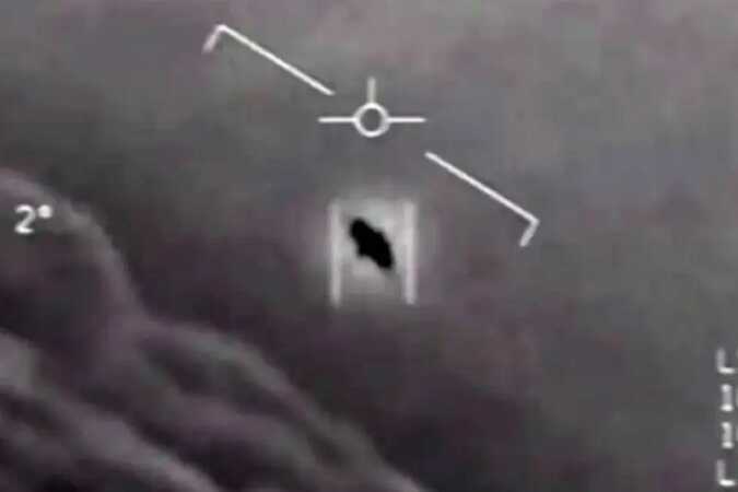 В Ираке над военной базой США засняли неопознанный летающий объект, напоминающий медузу