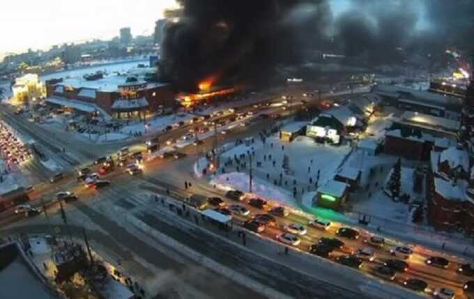Пожар в Челябинске: Горит вещевой рынок «Европа-Азия»