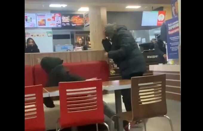 В Ленобласти подросток подрался с мужчиной в кафе