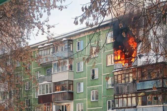 В Новосибирске после пожара в пятиэтажке нашли труп мужчины