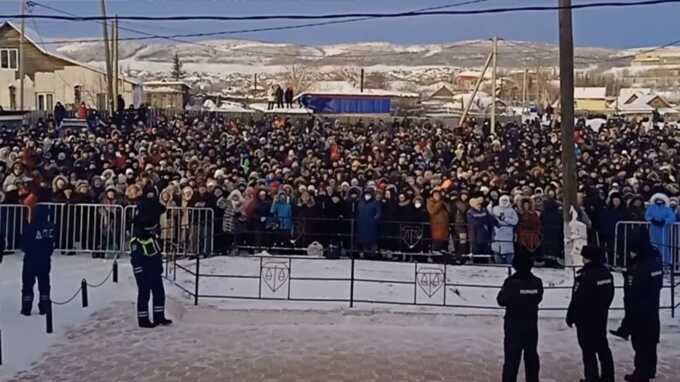 В Башкирии против двоих участников схода в Баймаке, посвященного поддержке Фаиля Алсынова, возбудили уголовное дело по статье о массовых беспорядках