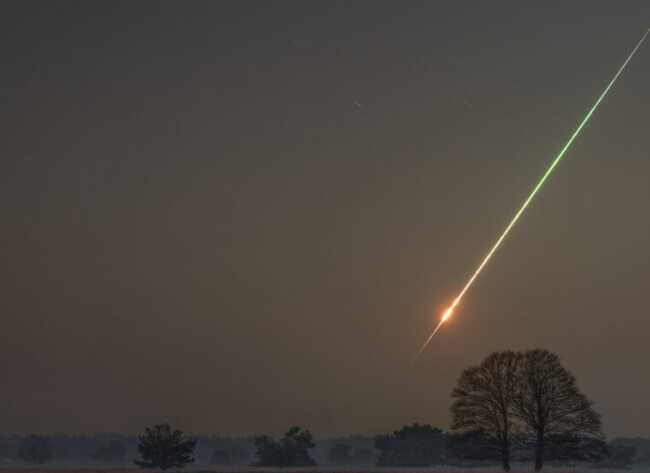 В небе над Берлином сгорел астероид