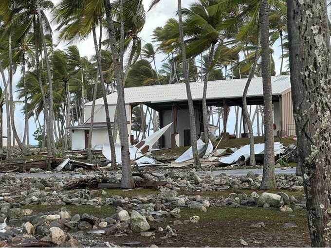 Огромные волны нанесли затопление на стратегически важную военную базу США на Маршалловых островах