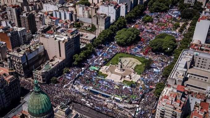 Аргентину накрыла очередная волна протестов