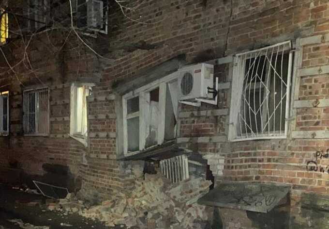 В Ростове-на-Дону обрушилась стена многоквартирного дома