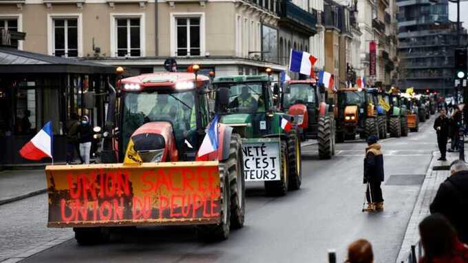 Фермеры во Франции организовывают масштабные протесты в ответ на аналогичные акции своих немецких коллег