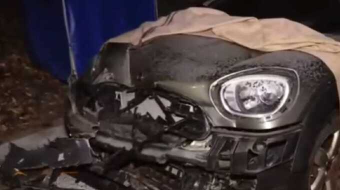 Автомобиль врезался в пост охраны российского посольства в Сеуле