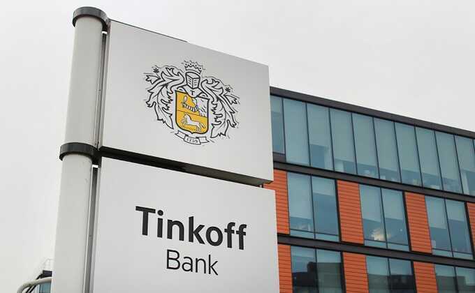 Скандал вокруг «Тинькофф Банка», который передает личные данные клиентов «Госуслугам», ФСБ и другим ведомствам, разрастается, как «снежный ком»