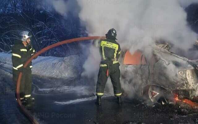 Мужчина и ребёнок сгорели заживо в новом BMW в Калужской области