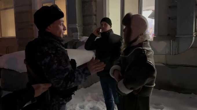 В Екатеринбурге охранник вызвал полицию из-за Мизулиной