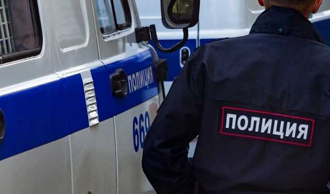 В Новосибирске неизвестные в масках вытащили людей из машины и открыли по ним стрельбу