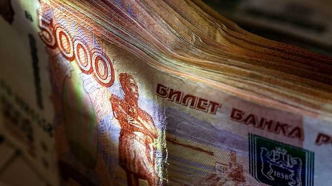 Долг российских регионов увеличился на 14% за год, достигнув 3,2 триллиона рублей