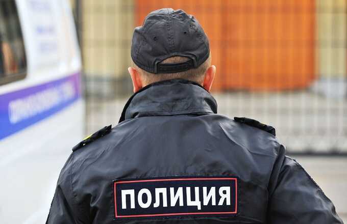 В Индустриальном районе Хабаровска вооружённый пистолетом и гранатой грабитель обнёс банк на 13 миллионов