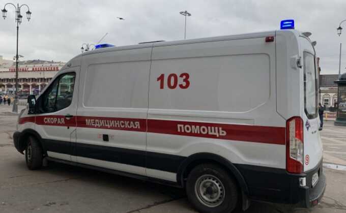 Женщина выжила после падения с 20-го этажа в Екатеринбурге благодаря заснеженному газону