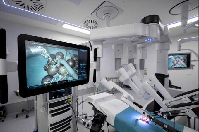 Робот-хирург сжег кишечник пациентке во время операции