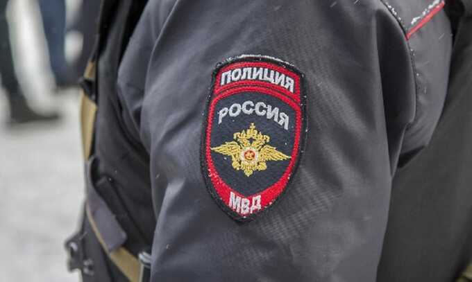 Петербургские школьники потребовали деньги у продавца шаурмы, угрожая пистолетом