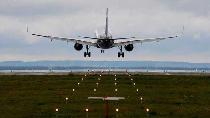 Летевший на Кубу самолёт экстренно вернулся в Москву из-за здоровья пассажира