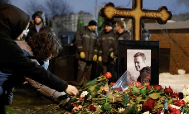 Российским государственным СМИ запретили публиковать репортажи с похорон Навального