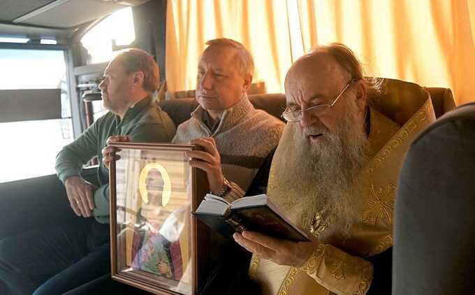 Губернатор Беглов участвовал в «молитвенном объезде» Санкт-Петербурга