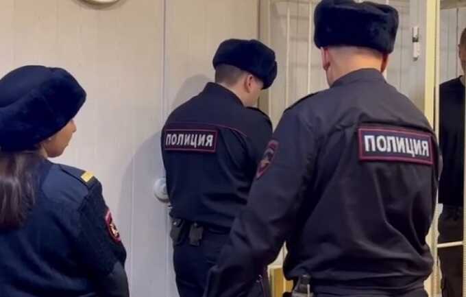 Омских оборотней в погонах поймали в Москве