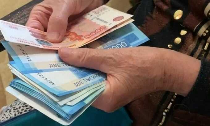 Мошенники обманули пенсионерку из Москвы на 5 миллионов рублей