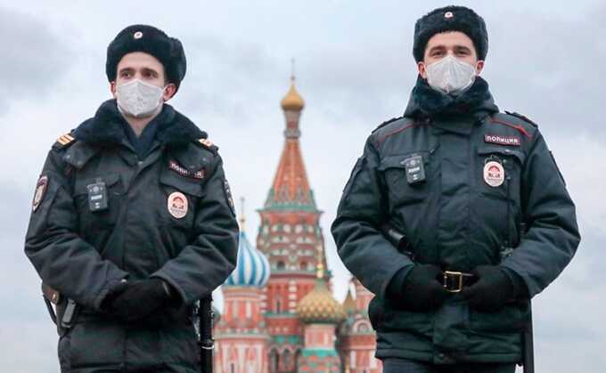 В Москве полицейских перевели на усиленный режим