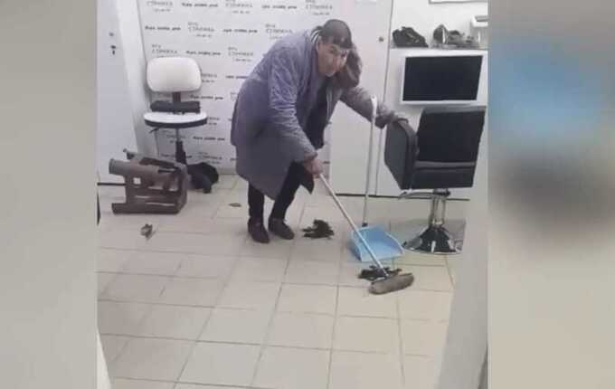 В Пермском крае парикмахерша практически полностью обрила голову пенсионерке