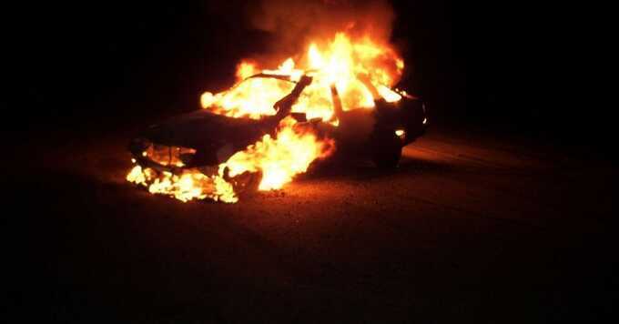В Чеченской Республике в селе Левобережное во время заправки загорелся автомобиль