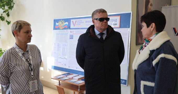 Депутат Мособлдумы, лишившийся зрения, осмотрел избирательные участки