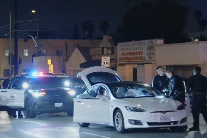 В Калифорнии мужчина угнал Tesla с 1% заряда