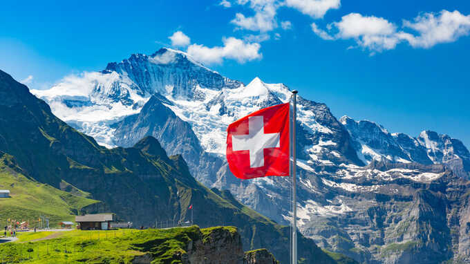 Швейцария может провести референдум по вопросу нейтрального статуса