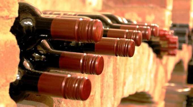 Цены на российское вино поднимутся вместе с импортным из-за трёхкратного увеличения акцизов: виноделы планируют повышение стоимости продукции