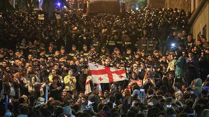 Полиция задержала на акции протеста в Тбилиси 14 человек